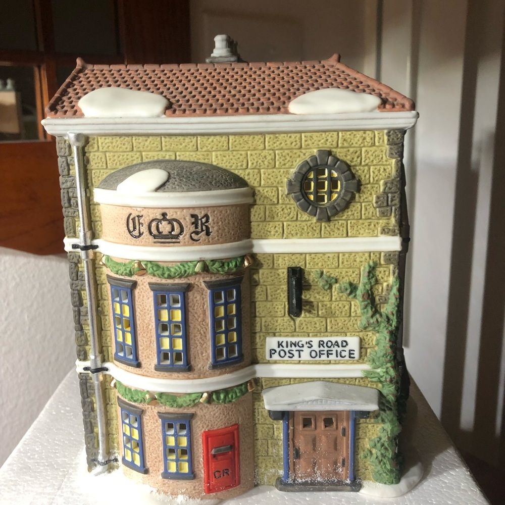 Dept 56 Lighted Dickens Village “King’s Road Post Office”